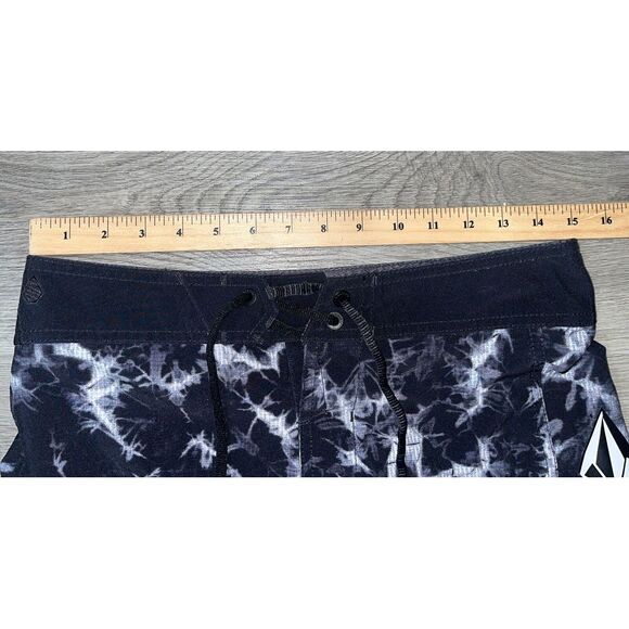 Volcom Mod Tech Mens Sz 29 Stretch BoardShorts Swim Trunks Black Pattern - Picture 7 of 8